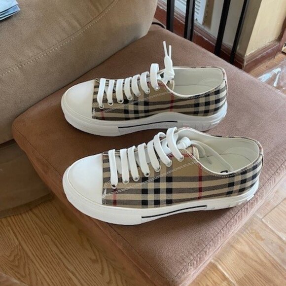 Burberry Shoes - Size 8- Burberry Jack Vintage Check Sneaker Archive Beige W